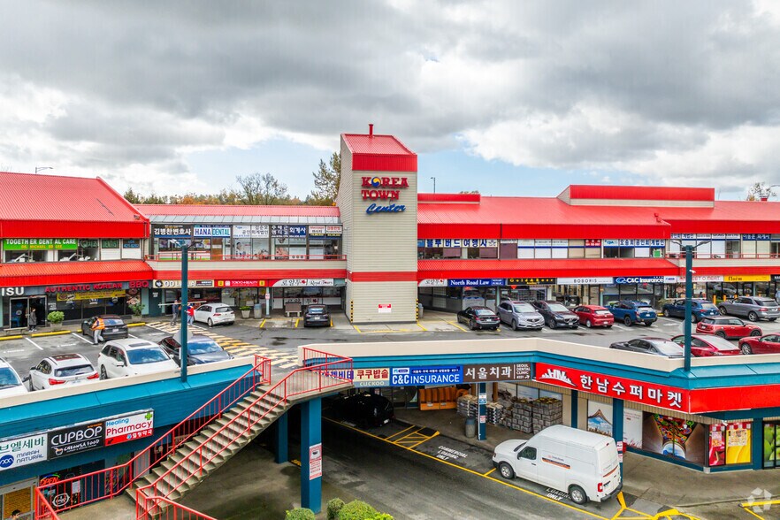 Primary Photo Of 4501 North Rd, Burnaby Storefront For Lease