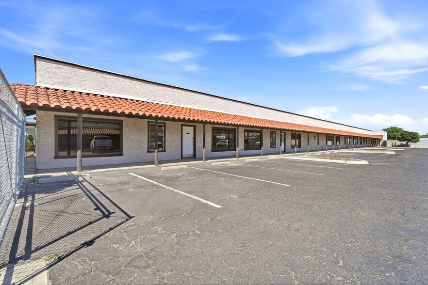Primary Photo Of 724 N Ben Maddox Way, Visalia Office For Lease