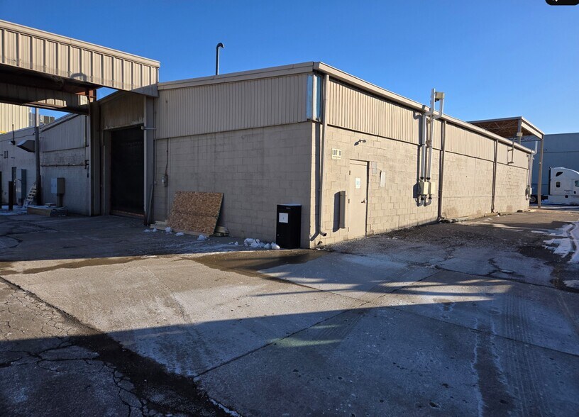 Primary Photo Of 11464 Stephens Rd, Warren Warehouse For Lease