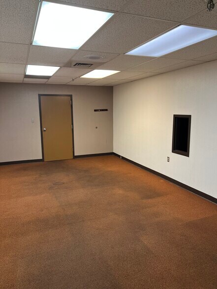 More Photos Of 961 N Liberty St, Harrisonburg Industrial For Lease