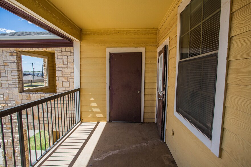 More Photos Of 2627 Oak Dr, Lubbock Apartments For Sale