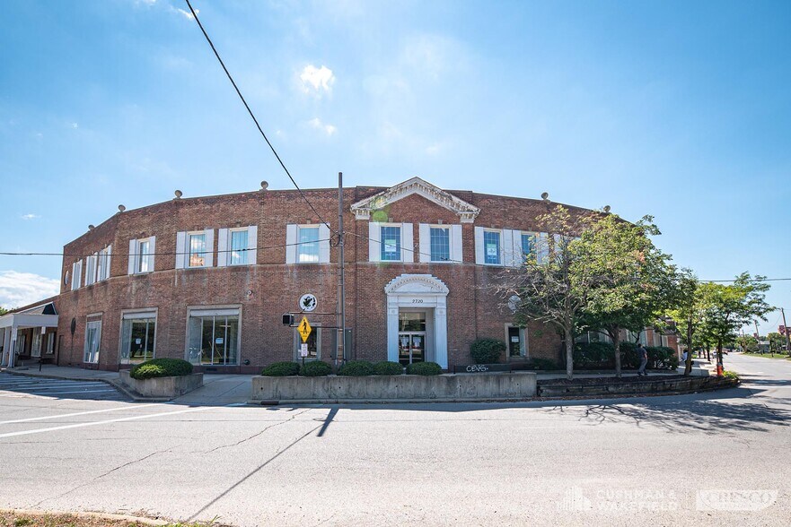 Primary Photo Of 2720 Van Aken Blvd, Cleveland Office For Lease