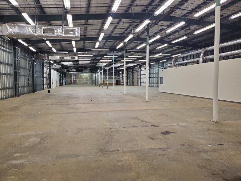 More Photos Of 5300 Ulmerton Rd, Clearwater Industrial For Lease