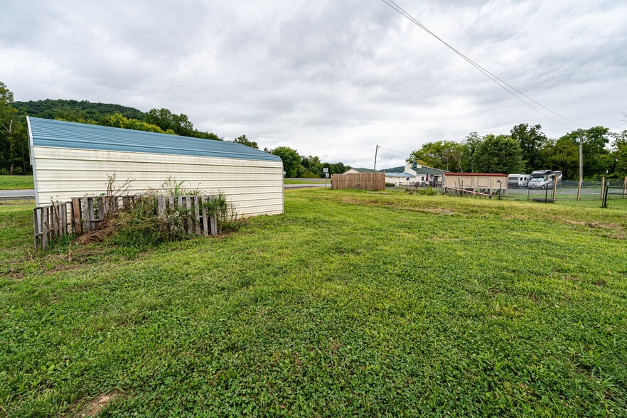 More Photos Of 12167 Lee Hwy, Sperryville Veterinarian Kennel For Sale