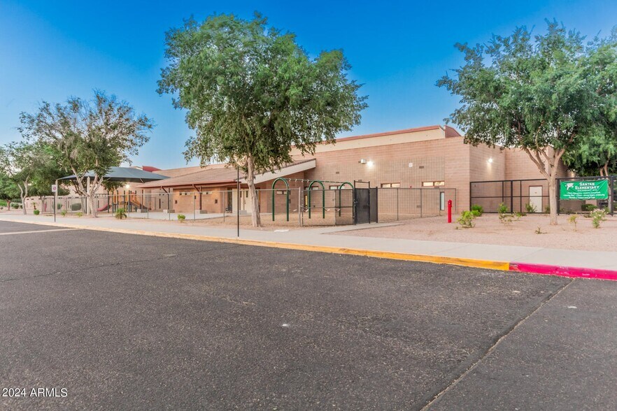 More Photos Of 1330 E Lynx Way, Chandler Specialty For Sale