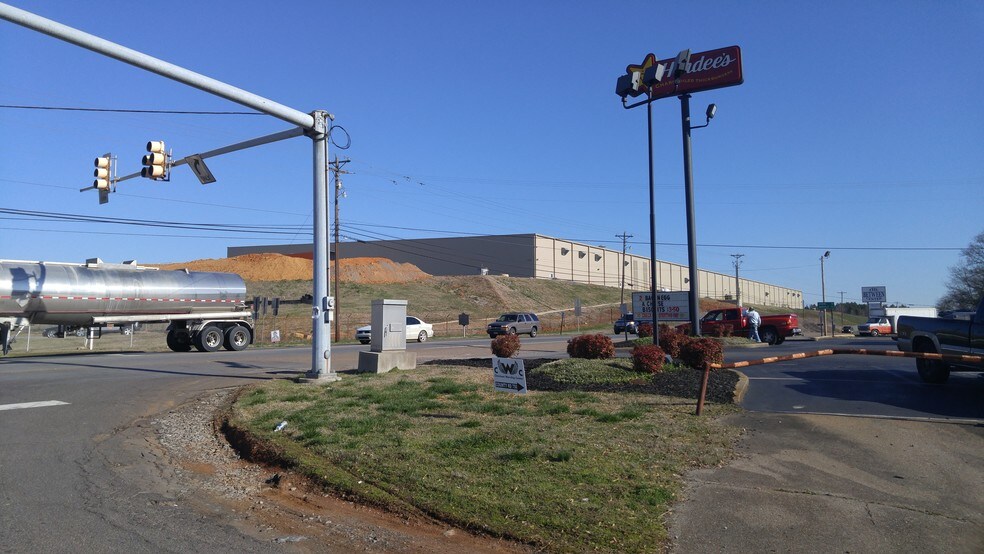 More Photos Of 9005 Hiwassee St, Charleston Storefront Retail Residential For Lease