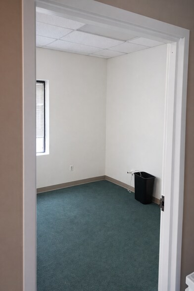 More Photos Of 1785 Grassland Pky, Alpharetta Industrial For Lease