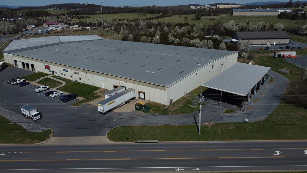 More Photos Of 880 Acorn Dr, Harrisonburg Distribution For Lease