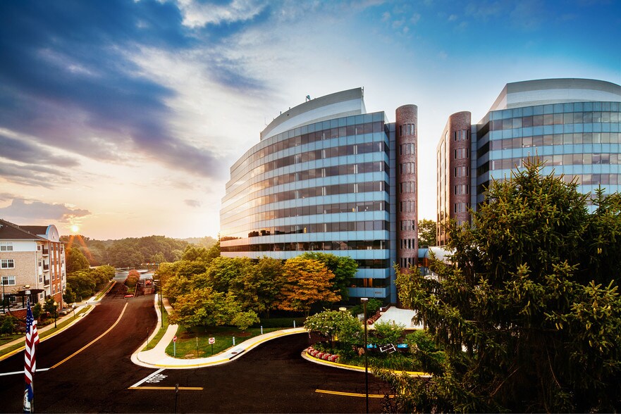 More Photos Of 9302 Lee Hwy, Fairfax Office For Lease