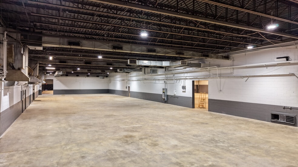 More Photos Of 425 Foster St, Cowpens Manufacturing For Sale