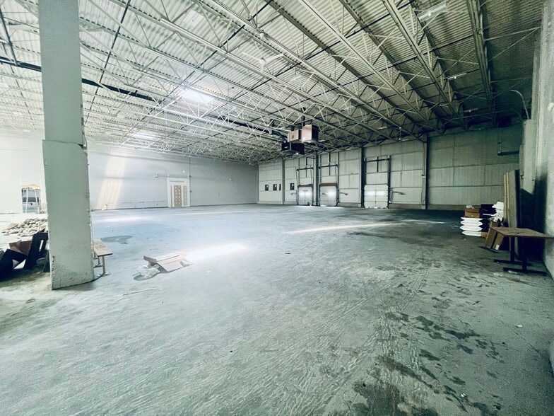More Photos Of 302 Commerce Square Blvd, Burlington Warehouse For Sale