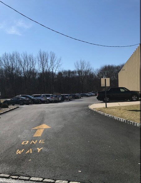 More Photos Of 26 Law Dr, Fairfield Warehouse For Lease