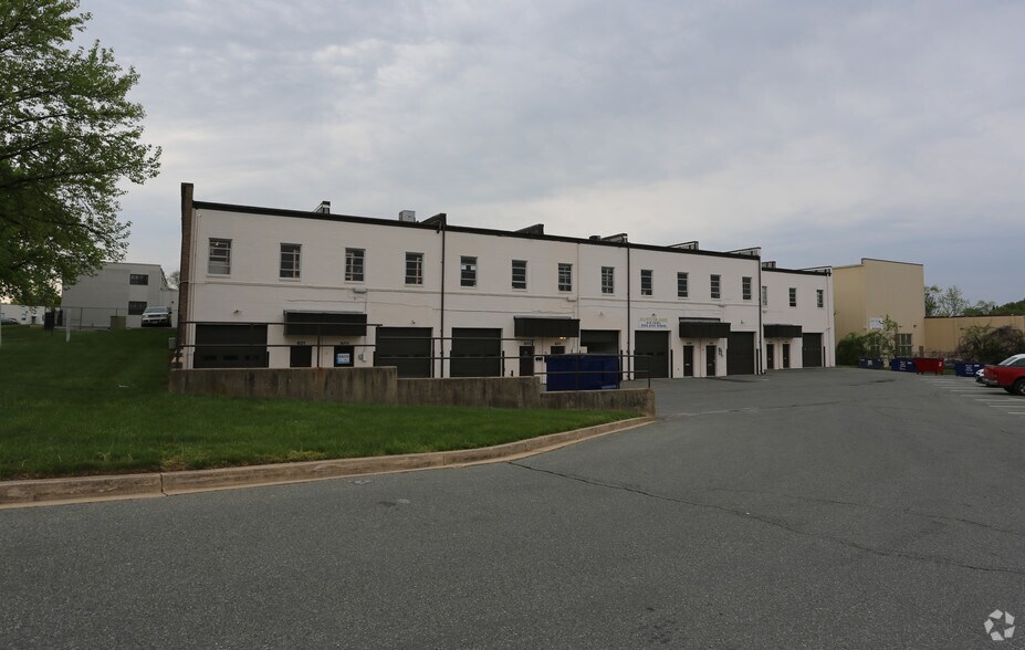 More Photos Of 601-615 Lofstrand Ln, Rockville Warehouse For Lease