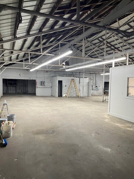 More Photos Of 1115 Hub St, Houston Warehouse For Lease
