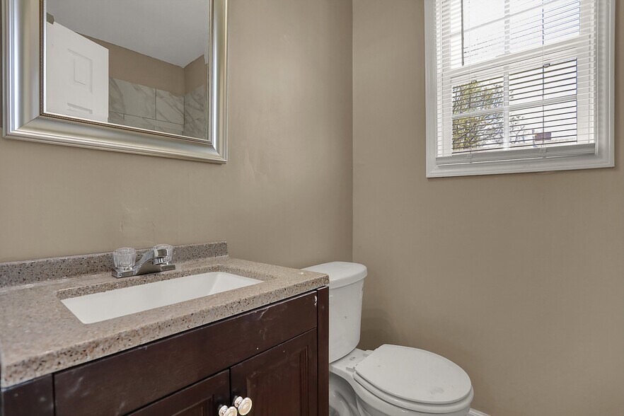 More Photos Of 1572 Hanauer St, Memphis Apartments For Sale