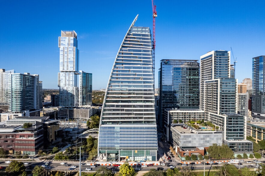 More Photos Of 601 W 2nd St, Austin Office For Lease