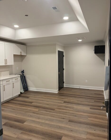 More Photos Of 12418 County Line Rd, Madison Office For Lease