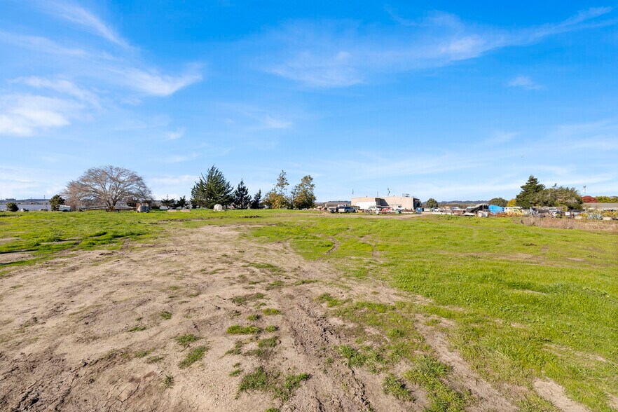 More Photos Of 1931 Beach Rd, Watsonville Industrial For Sale