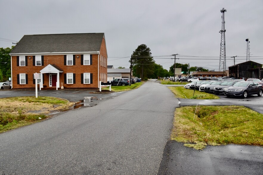 More Photos Of 4615 Ewell Rd, Fredericksburg Office For Sale