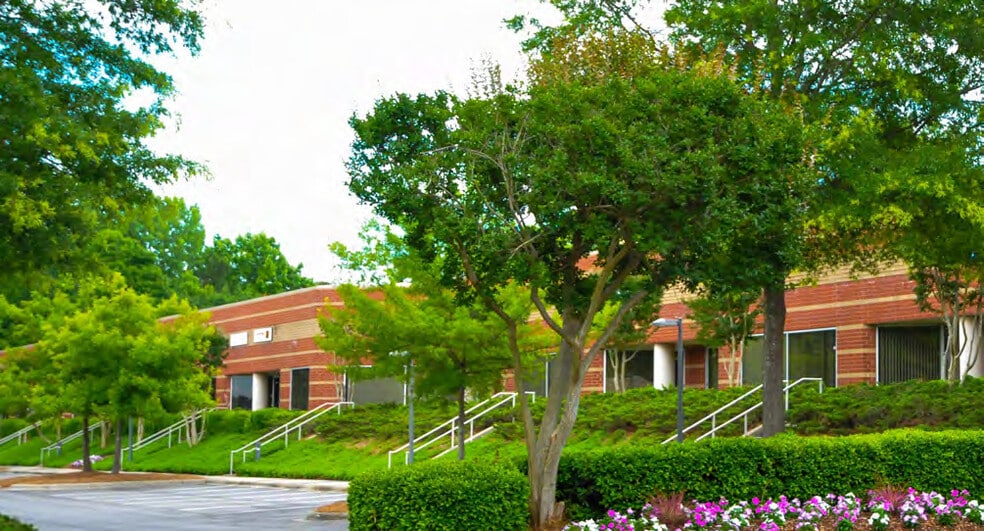 More Photos Of 9129 MONROE Rd, Charlotte Unknown For Lease