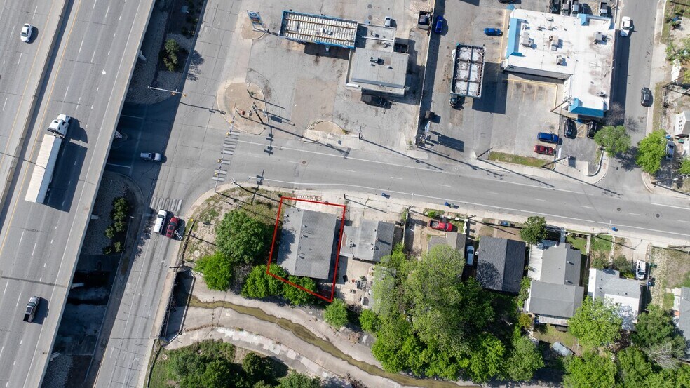 More Photos Of 607 W Theo Ave, San Antonio Office For Sale