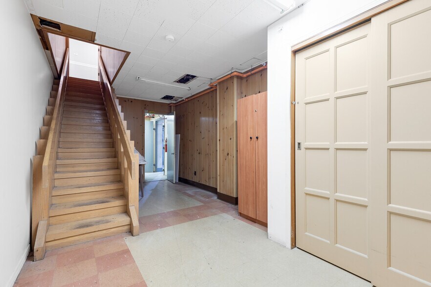 More Photos Of 21 Rue Messier, Mont-saint-hilaire Apartments For Sale