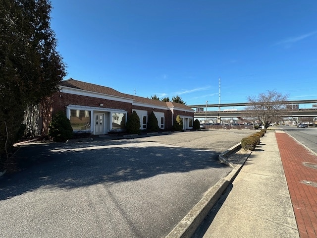 More Photos Of 20 John St, Amityville Storefront Retail Office For Lease