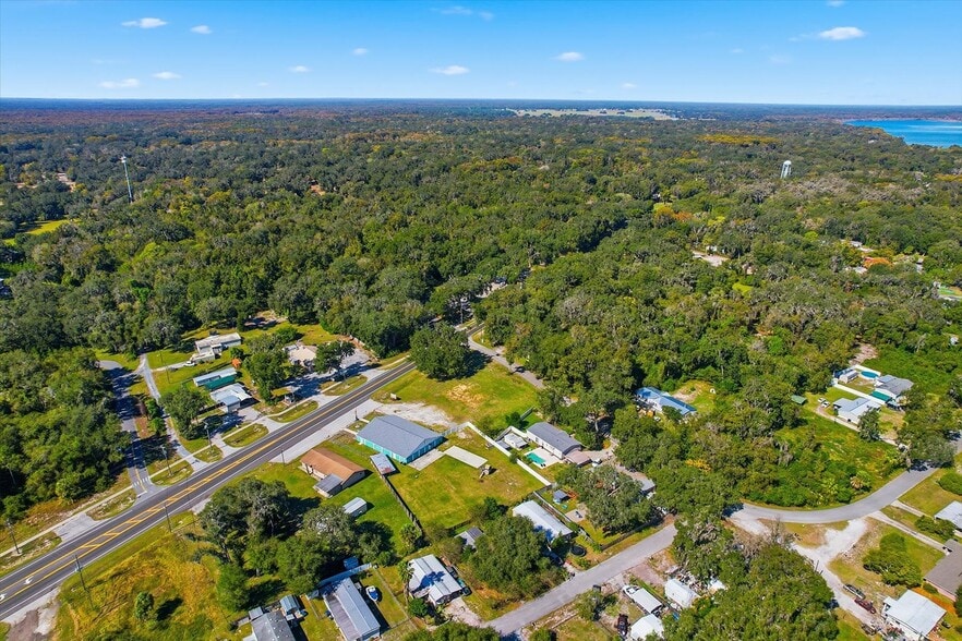 More Photos Of 2339 N Country Road 470, Lake Panasoffkee Office For Sale