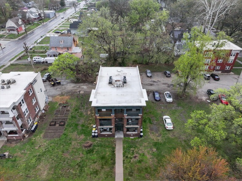 More Photos Of 2713-2715 Benton Blvd, Kansas City Apartments For Sale