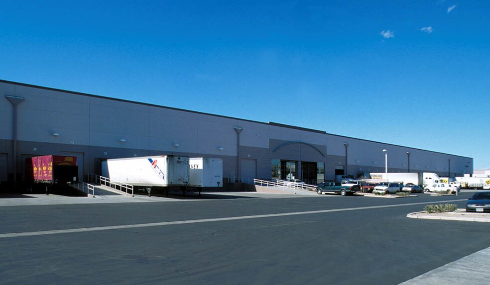 More Photos Of 4445 E Elwood St, Phoenix Warehouse For Lease