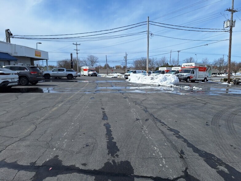 More Photos Of 1155 Mohawk St, Utica Storefront For Lease
