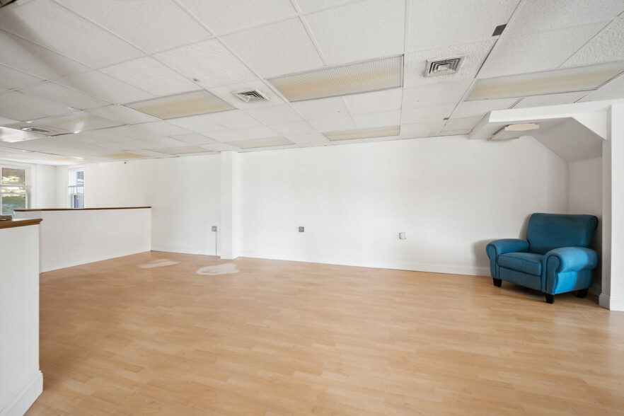 More Photos Of 238 New Britain Rd, Berlin Freestanding For Lease