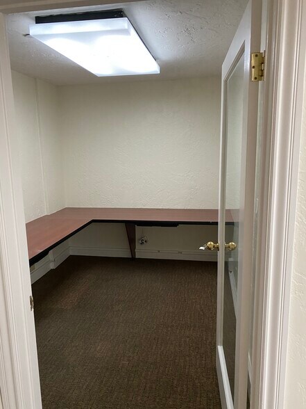 More Photos Of 6232 La Salle Ave, Oakland Office For Lease