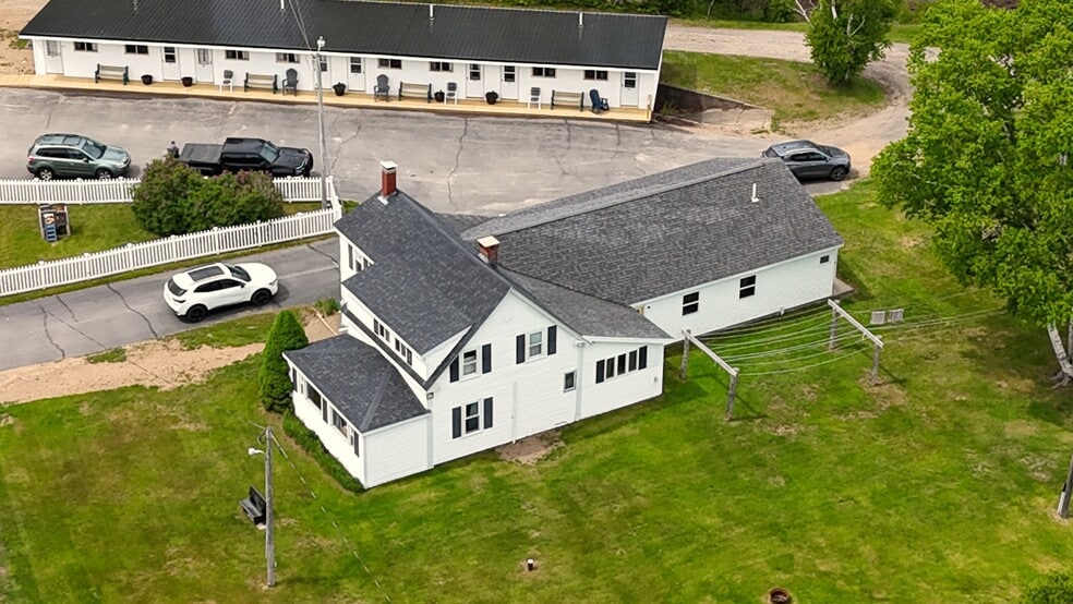 More Photos Of 24 Harris Point Rd, Eastport Hotel For Sale