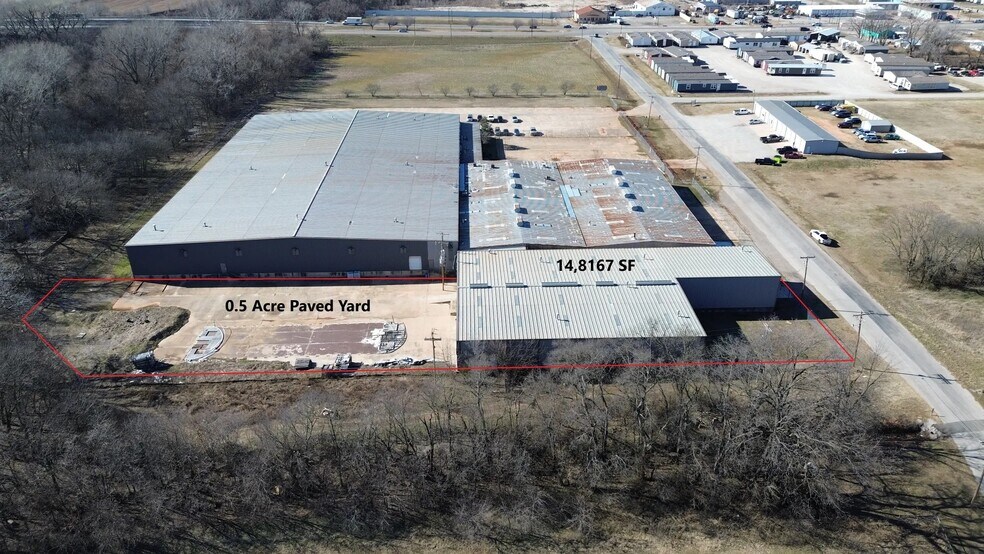 More Photos Of 306 W Juneau St, Purcell Manufacturing For Lease