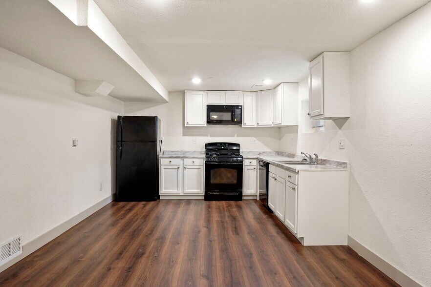 More Photos Of 982 S Sheridan Blvd, Denver Apartments For Sale