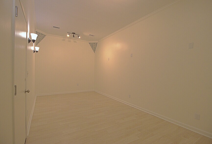 More Photos Of 18025 W Little York Rd, Katy Flex For Sale