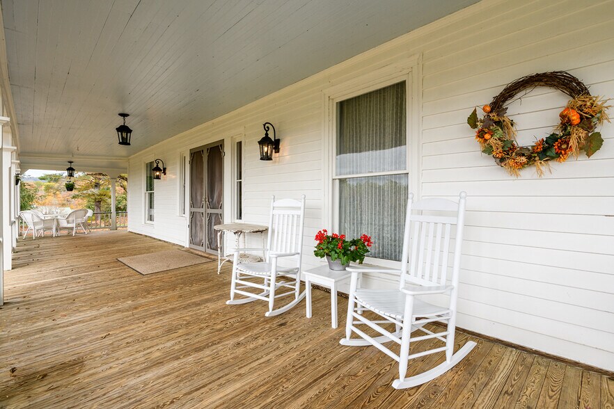 More Photos Of 1526 Highway 255 N, Sautee Nacoochee Hotel For Sale