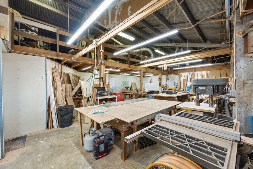 More Photos Of 8401 Baldwin St, Oakland Warehouse For Sale
