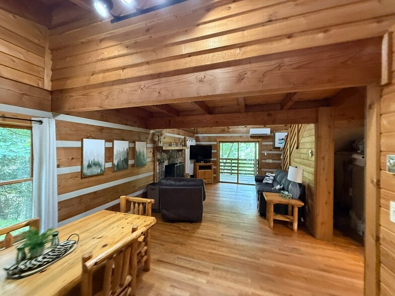 More Photos Of 1105 Fall Creek Rd, Purlear Apartments For Sale