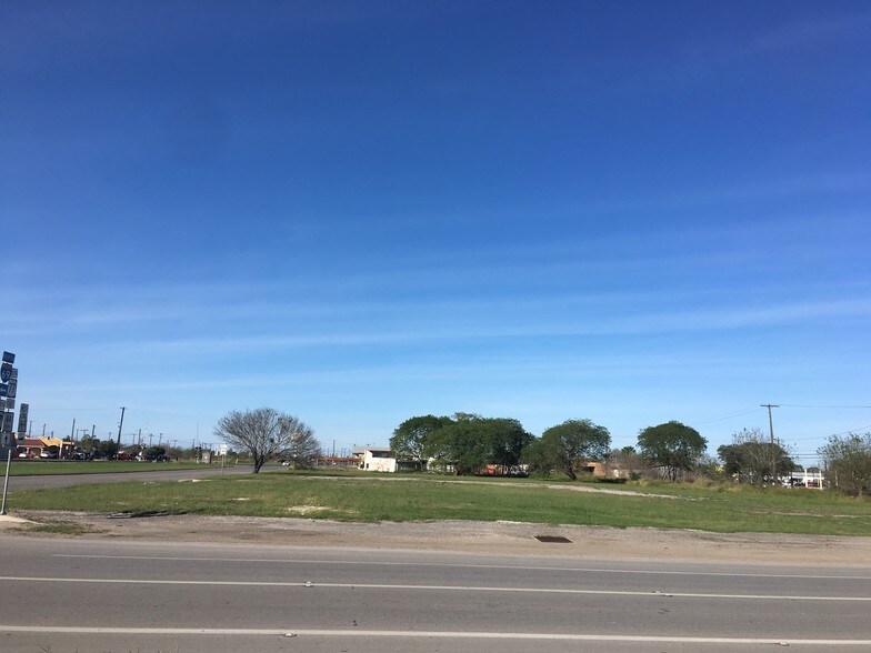 More Photos Of US 77, Robstown Land For Sale