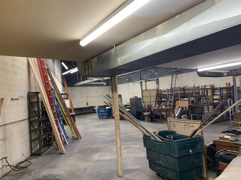 More Photos Of 3415-3501 Windom Rd, Brentwood Warehouse For Lease