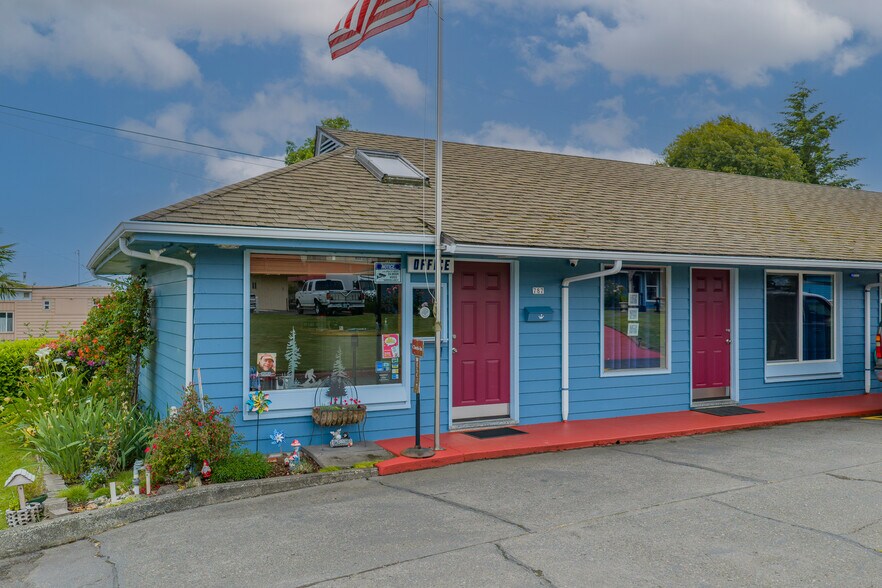 More Photos Of 787 N Central Blvd, Coquille Hotel For Sale