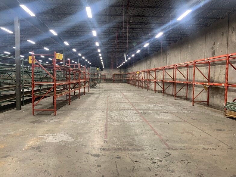 More Photos Of 2501 Commerce, Houston Warehouse For Lease