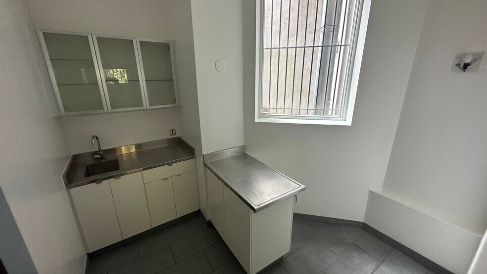 More Photos Of 297 W 112th St, New York Apartments For Lease