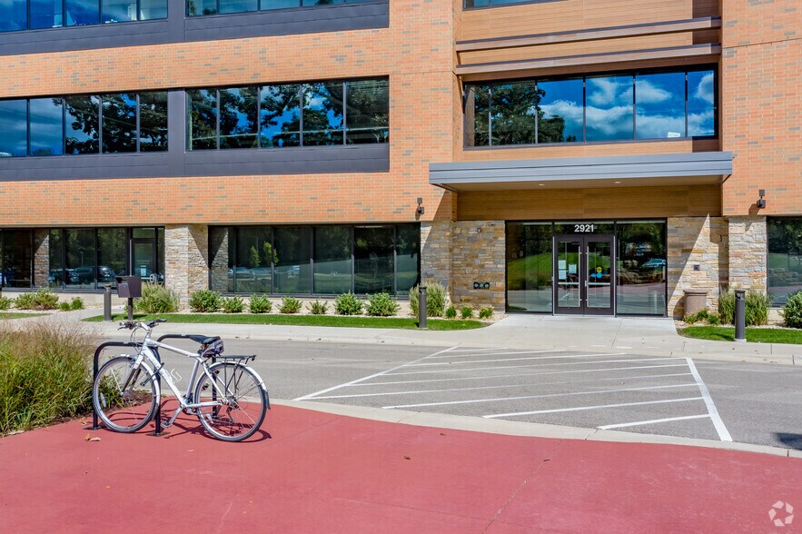 More Photos Of 2921 Landmark Pl, Madison Office For Sale