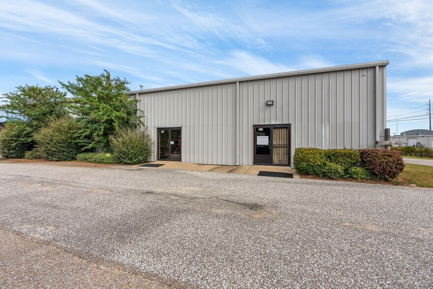 More Photos Of 834-840 Lagoon Business Loop, Montgomery Light Distribution For Lease