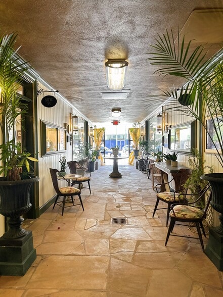 More Photos Of 457 Palm Canyon Dr, Palm Springs Storefront Retail Office For Lease