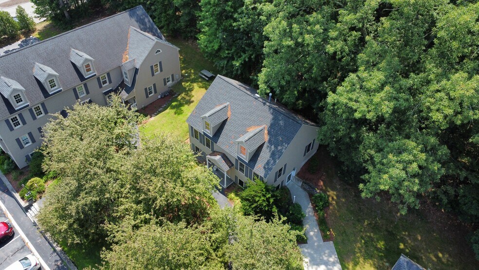 More Photos Of 2 Mound Ct, Merrimack Medical For Sale