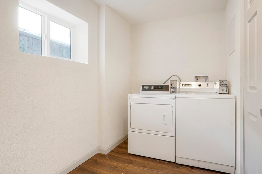More Photos Of 982 S Sheridan Blvd, Denver Apartments For Sale